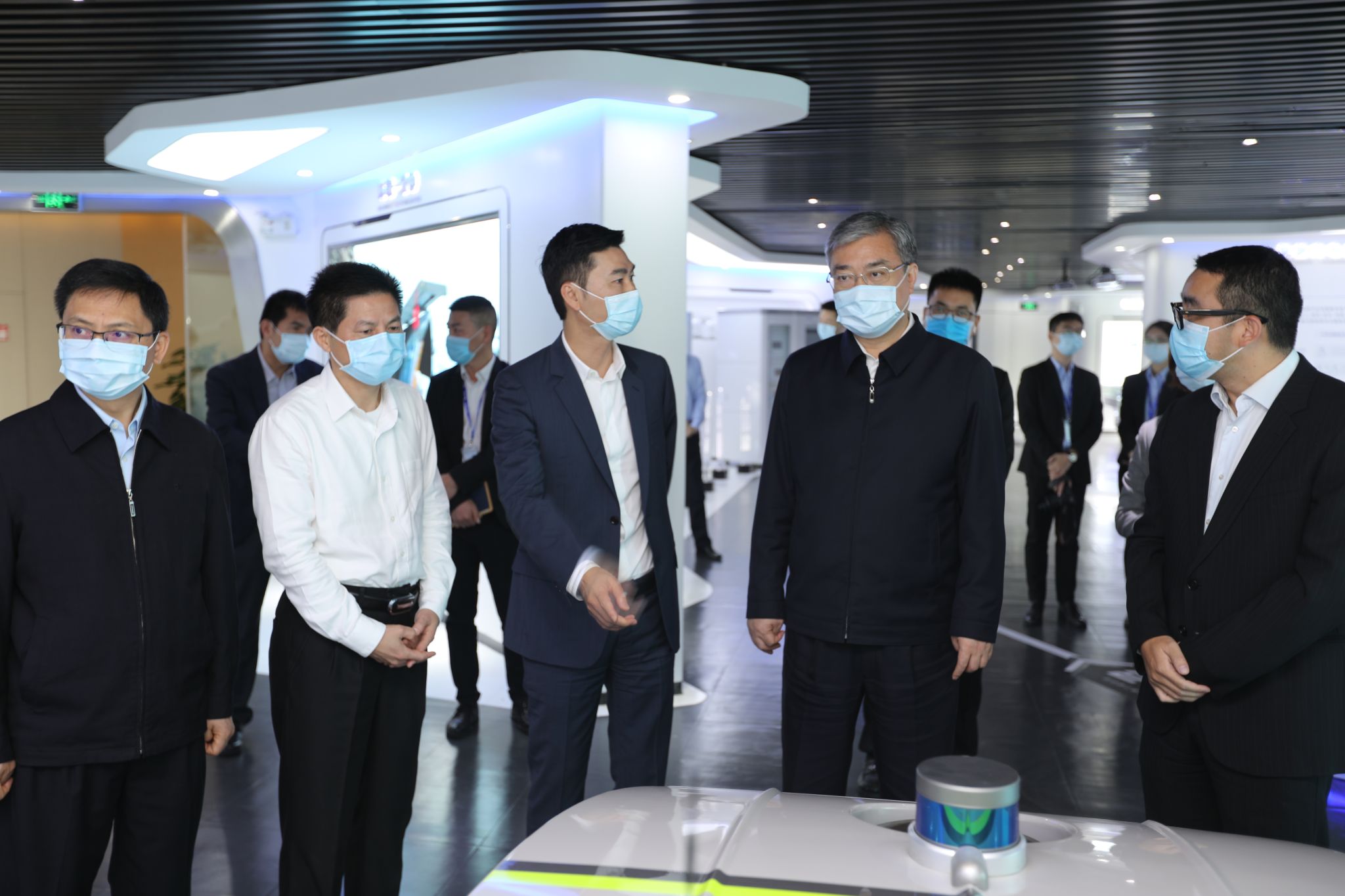 佛山市委書記魯毅調(diào)研MK体育環(huán)境，鼓勵(lì)企業(yè)再接再厲創(chuàng)新高