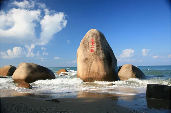 化身藍(lán)海衛(wèi)士，守護(hù)三亞海濱丨MK体育環(huán)境首個“海域保潔”項目正式簽約進(jìn)場